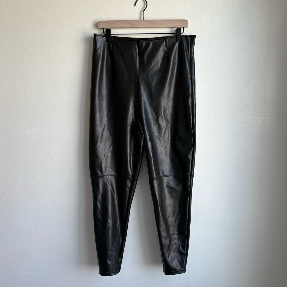 Abercrombie & Fitch classic faux leather leggings in black size XL